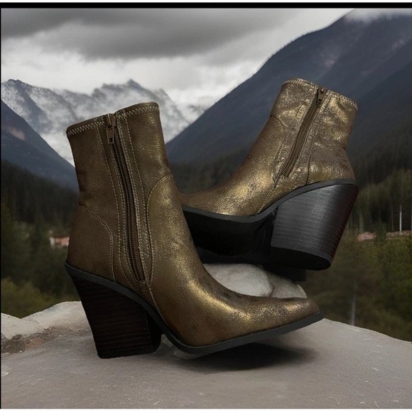 Charles By Charles David Shoes - Charles by Charles David Boots Womens Size 5 Metallic Bronze Winter Booties